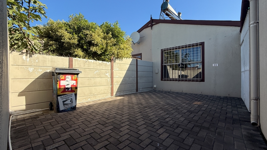 2 Bedroom Property for Sale in Glenwood Western Cape